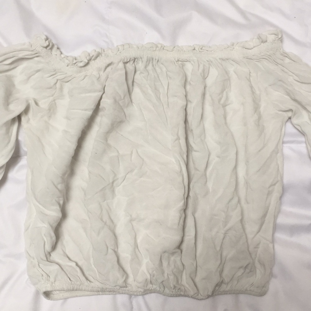 Brandy Melville off the shoulder top
